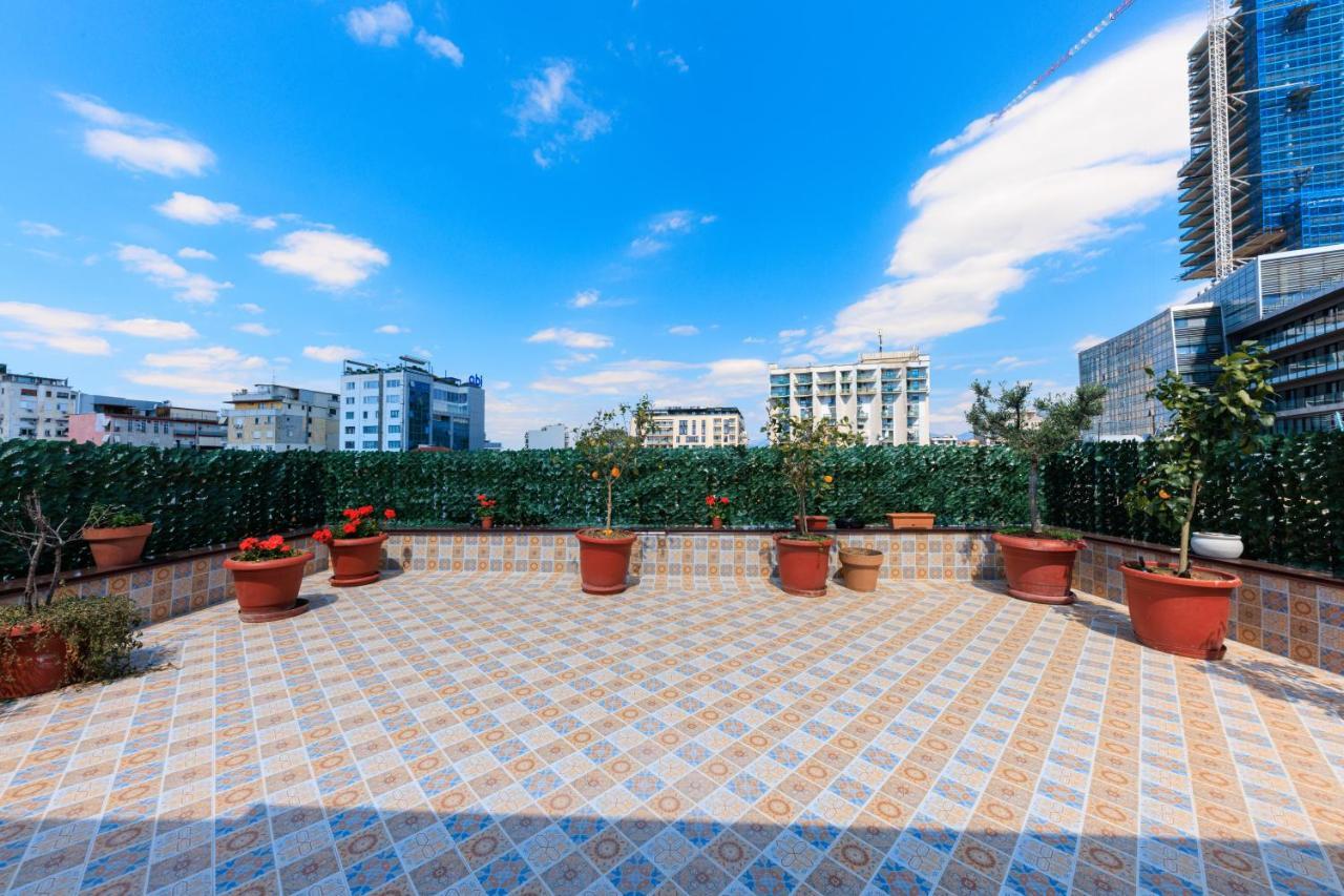 One-Bedroom Rooftop Skyline Central Hidden Gem In Tirana Extérieur photo